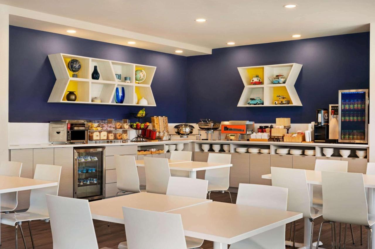 Microtel Inn & Suites By Wyndham Aurora Ngoại thất bức ảnh